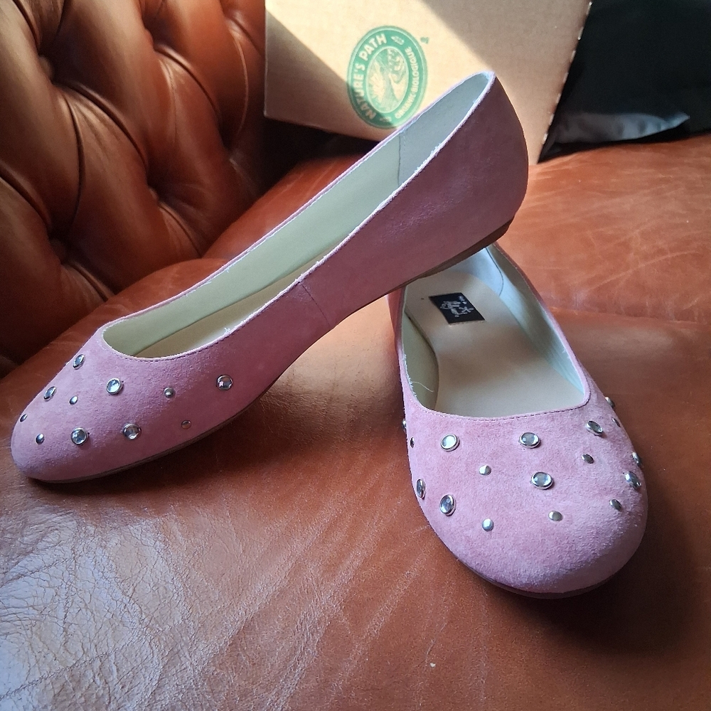 Hot In Hollywood Brand Pink Studded Women's Ballet Flats 9.5 EUC  Suede Leather